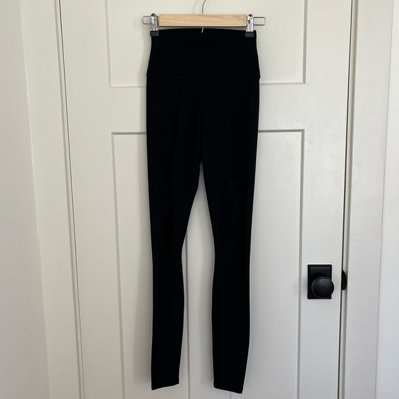 Alo Yoga Ripped Warrior Leggings - Picture 5 of 12